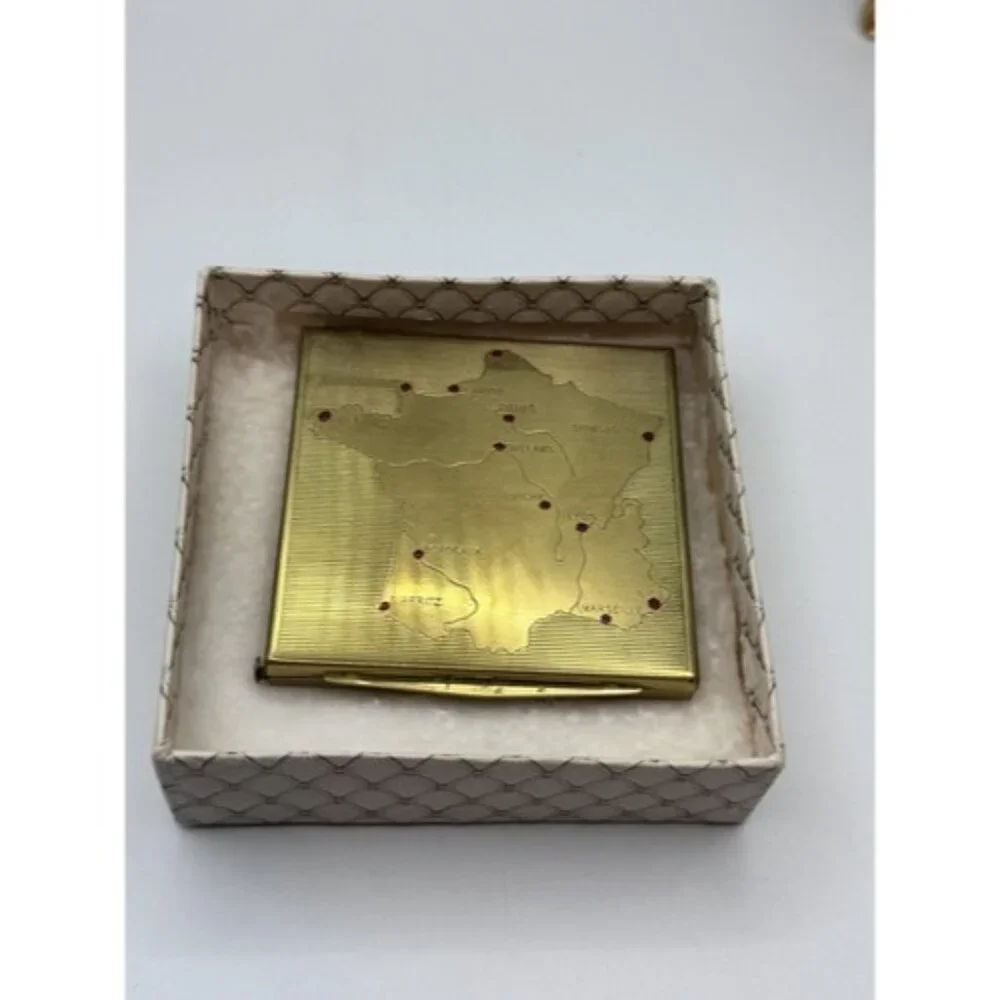 Vintage Brass Gold Tone Mirrored Powder Compact Wi this vintage